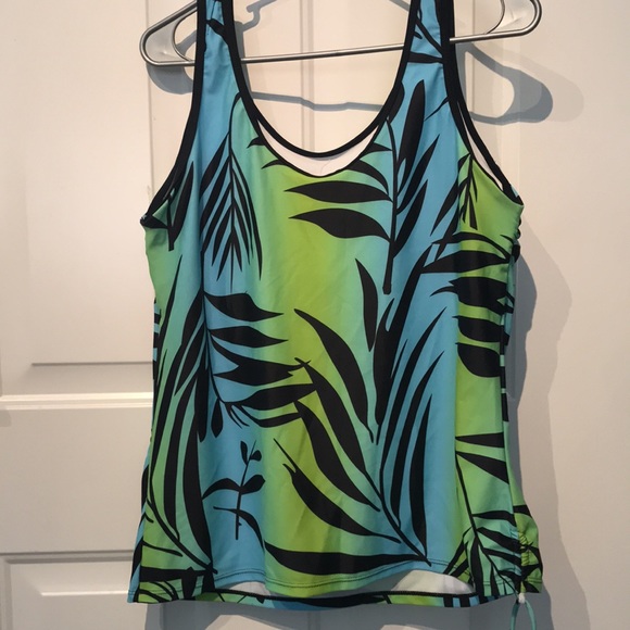 Tankini never warn. - Picture 2 of 4